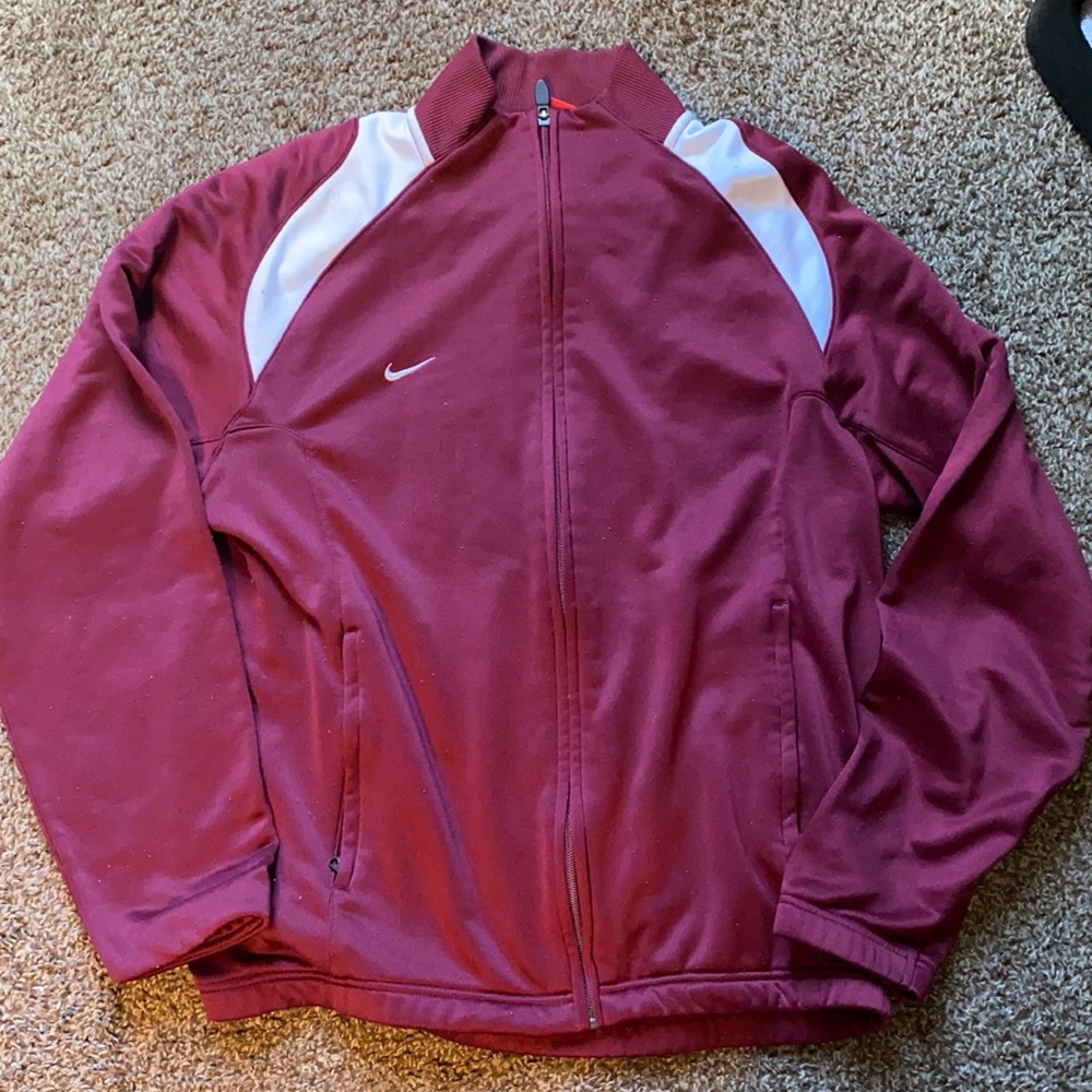 Nike team zip up maroon medium